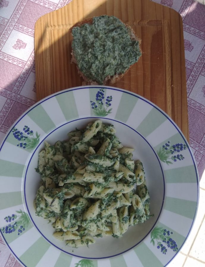 Pennette al pesto di insalata